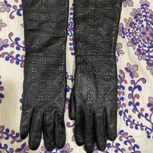 Black gloves